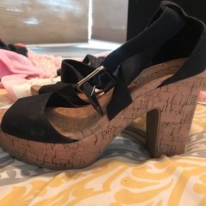 American eagle heels